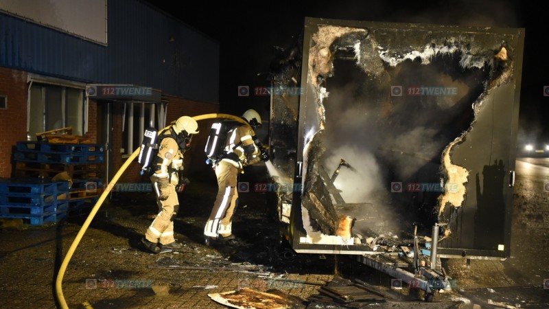 Frituurwagen verwoest door brand in Almelo