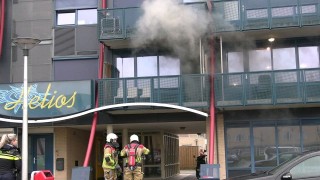 Veel schade bij woningbrand in Glanerbrug, &eacute;&eacute;n persoon ademt rook in