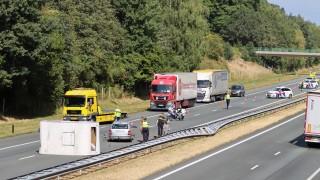 Auto met caravan geschaard op A1 tussen De Lutte en Oldenzaal