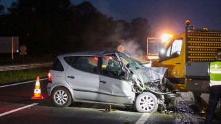 Automobilist botst op pijlwagen op de A1 tussen Hengelo en Oldenzaal