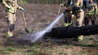 Brandweer rukt uit voor heidebrand op Het Hulsbeek
