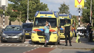 Vader en kind gewond naar ziekenhuis na aanrijding in Rijssen
