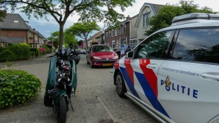 Jongens slaan op de vlucht na opnieuw een aanrijding met een deelscooter in Enschede