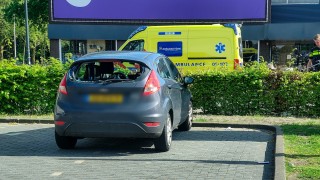 Fietser botst met auto in Enschede