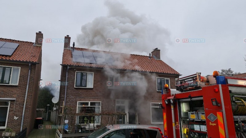 Flinke rookontwikkeling bij woningbrand in Enschede