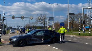 Auto's botsen op de Bornsestraat in Hengelo