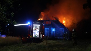 Woonboerderij verwoest door brand in Rijssen