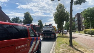 Drie auto's botsen op de Oldenzaalsestraat in Hengelo