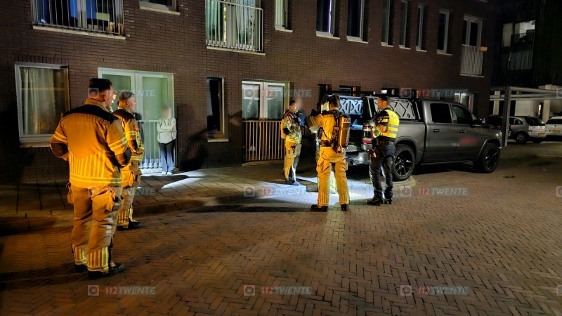 Politie onderzoekt poging brandstichting bij auto in Enschede