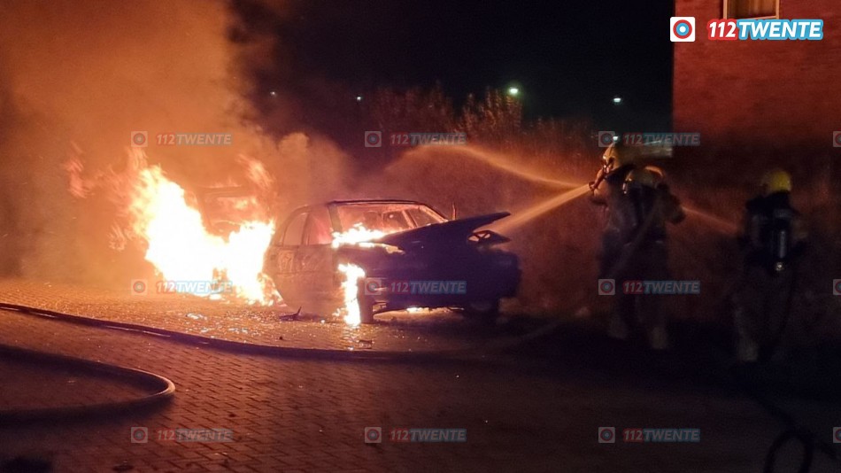 Auto's uitgebrand in Hengelo