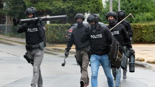 Mogelijke gijzeling in Almelo: drie personen aangehouden