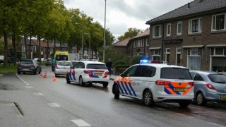 Auto's botsen op de Hogelandsingel in Enschede