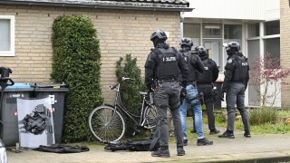 Arrestatieteam verricht aanhouding in Almelo