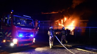 Grote brand bij schoolgebouw in Vroomshoop