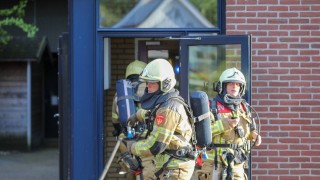 Brandweer redt mensen uit woning vol rook in Oldenzaal