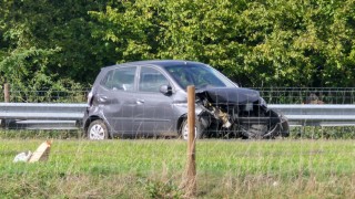 Auto zwaar beschadigd bij ongeval op de N18 bij Enschede