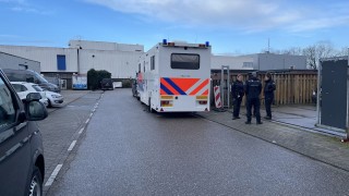 Politie doet onderzoek op twee locaties in Enschede