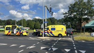 Drie personen naar het ziekenhuis na aanrijding in Almelo
