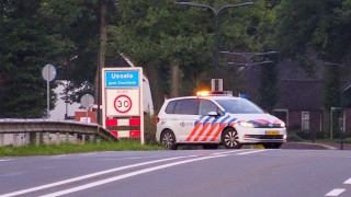 Politie rukt uit voor melding steekincident in Enschede