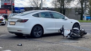 Scooterrijder gewond bij aanrijding in Hengelo