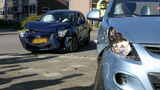 Auto total loss bij aanrijding in Enschede