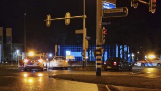Auto's botsen op de Diamantstraat in Hengelo