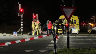 Traumahelikopter opgeroepen na ernstige aanrijding in Almelo