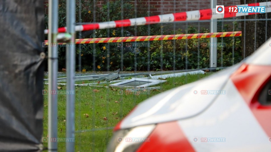 Explosies flatgebouw Hengelo: Politie onderzoekt oorzaak, ravage bij daglicht zichtbaar