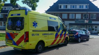 Automobilist rijdt door na aanrijding in Enschede