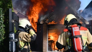 Uitslaande schuurbrand in Westerhaar-Vriezenveensewijk