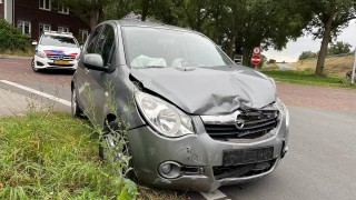 Auto's zwaar beschadigd bij aanrijding in Vriezenveen