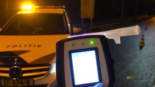 Politie haalt drank- en drugsrijders van de weg in Oldenzaal en Agelo