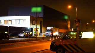 Grote politieactie bij metaalrecyclingbedrijf in haven Enschede