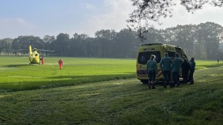 Traumahelikopter opgeroepen na ongeval met motorcrosser in Holten