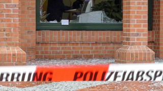 Explosie bij plofkraak in bankgebouw over de grens bij Enschede veroorzaakt ravage