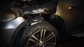 Mogelijke brandstichting bij geparkeerde auto in Almelo