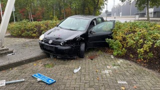 Auto's botsen op kruising in Nijverdal