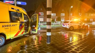 Automobilist botst met voetganger in Enschede