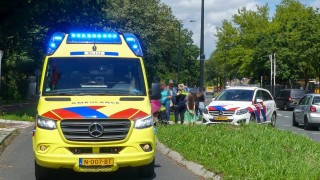 Vrouw gewond bij aanrijding in Enschede