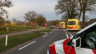 Man overleden bij ernstige aanrijding met lijnbus op de N731 bij Overdinkel