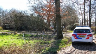 Hennepkwekerij opgerold in Hellendoorn: twee aanhoudingen, drie auto's afgesleept