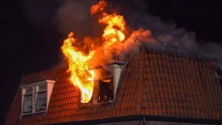 Uitslaande woningbrand in Almelo