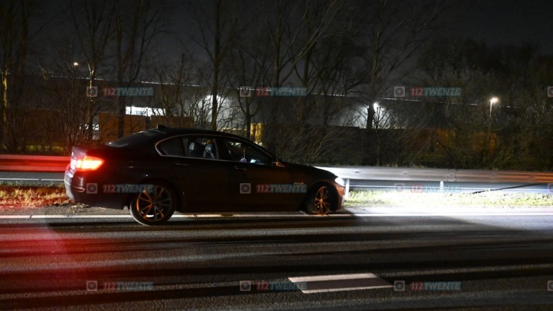 Automobilist raakt van de weg op de N36 bij Wierden