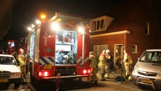 Brandweer blust woningbrand in Nijverdal