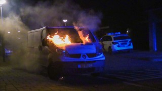 Opnieuw autobrand in Enschede, tweede nacht op rij