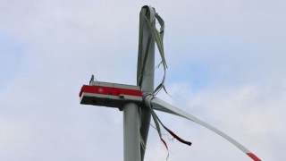 Wiek knapt van windmolen over de grens bij Enschede