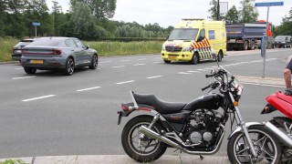 Motorrijdster gewond bij aanrijding in Hellendoorn