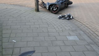 Scooterrijder gewond bij aanrijding in Goor