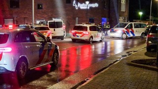 Politie achtervolgt busje in Enschede, &eacute;&eacute;n persoon aangehouden