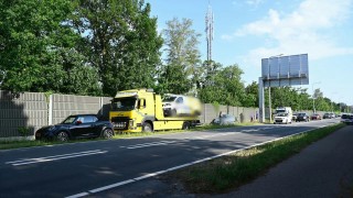 Drie voertuigen botsen op de Van Rechteren Limpurgsingel in Almelo